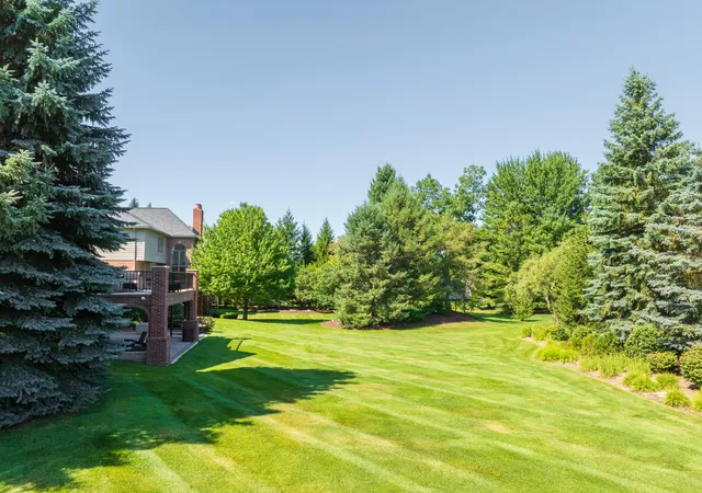 56th image of 2910 N Addison Cir N, Rochester, MI 48306 | MLS# 81026042050