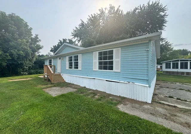 Photo 3 of Single family home for sale at 6271 Tonto Ct, Flint, MI 48506 | MLS# 20261063683 | Listing updated on 2026-09-14