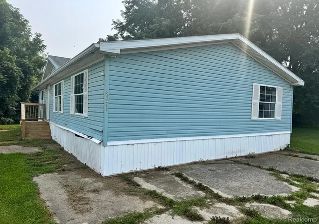 Photo 3 of Single family home for sale at 6271 Tonto Ct, Flint, MI 48506 | MLS# 20261063683 | Listing updated on 2026-09-14