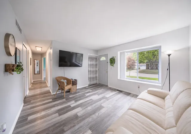 2nd image of 5719 Sunset Trl, Ypsilanti, MI 48197 | MLS# 81026042061