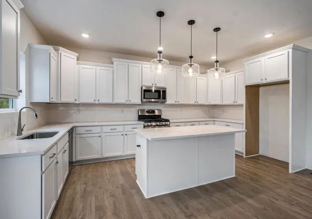 Photo 4 of Single family home for sale at 8412 Knotty Pine Ln, Kalamazoo, MI 49009 | MLS# 66026042064 | Listing updated on 2026-09-17
