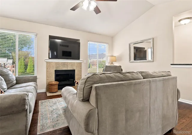 4th image of 8074 Bradbury Ln, Grand Blanc, MI 48439 | MLS# 20261063703