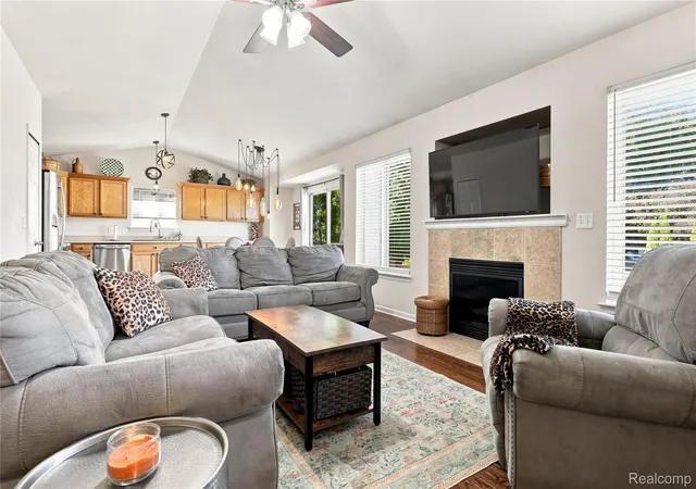 5th image of 8074 Bradbury Ln, Grand Blanc, MI 48439 | MLS# 20261063703