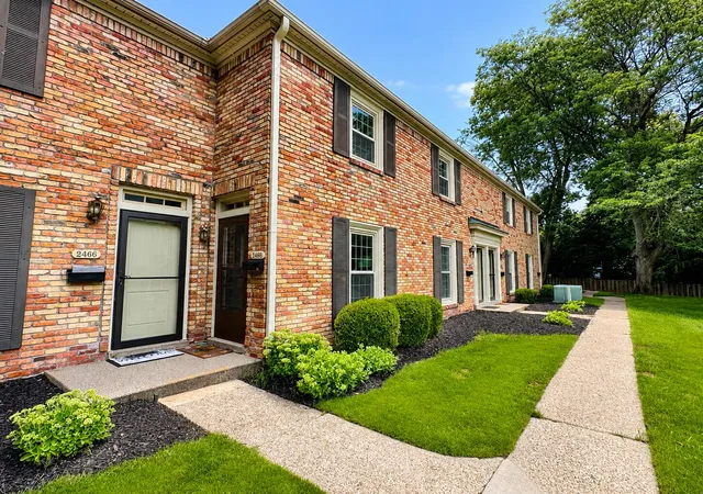 Condo for sale at 2468 Abbington Dr SE, Grand Rapids, MI 49506 | MLS# 65026042070