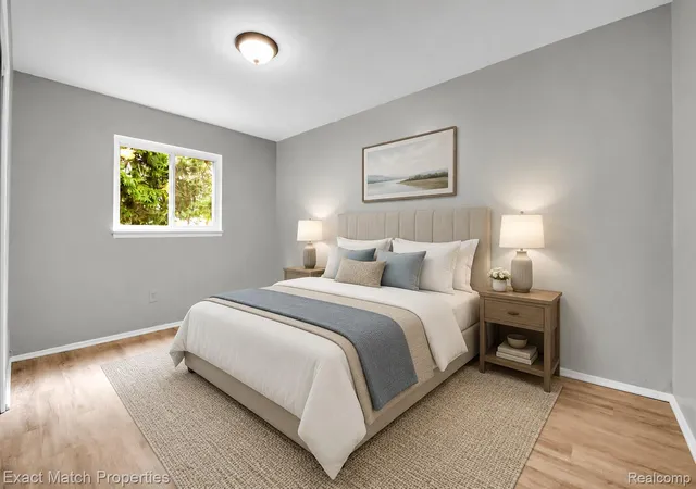 Photo 3 of Single family home for sale at 828 Sarasota Ave, Pontiac, MI 48340 | MLS# 20261063711 | Listing updated on 2026-10-10