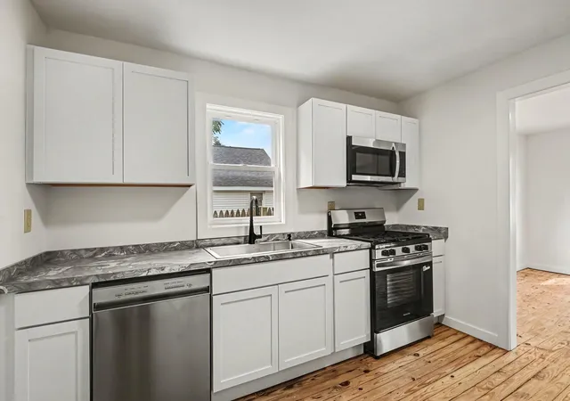 Photo 3 of Single family home for sale at 2304 Dyson St, Muskegon, MI 49444 | MLS# 71026042073 | Listing updated on 2026-09-07