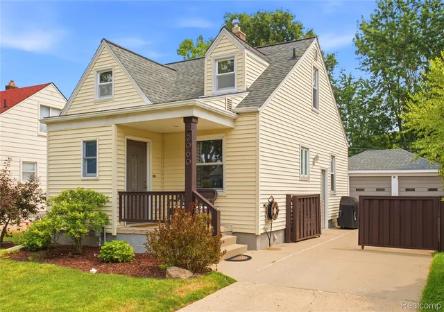 Photo 3 of Single family home for sale at 2060 Royal Ave, Berkley, MI 48072 | MLS# 20261063721 | Listing updated on 2026-09-27