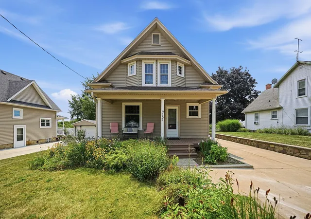 Photo 1 of Single family home for sale at 9161 Austin Rd, Saline, MI 48176 | MLS# 81026042077 | Listing updated on 2026-08-21