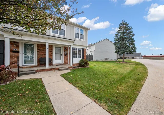 Listing Photo 4 - Condo for sale in building located at 36702 Park Pl Dr, Sterling Heights, MI 48310