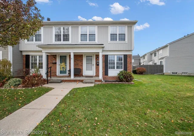 Listing Photo 5 - Condo for sale in building located at 36702 Park Pl Dr, Sterling Heights, MI 48310