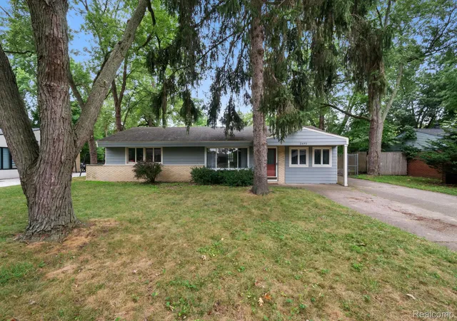 Photo 1 of Single family home for sale at 2495 Walce Dr, West Bloomfield, MI 48324 | MLS# 20261063726 | Listing updated on 2026-08-30