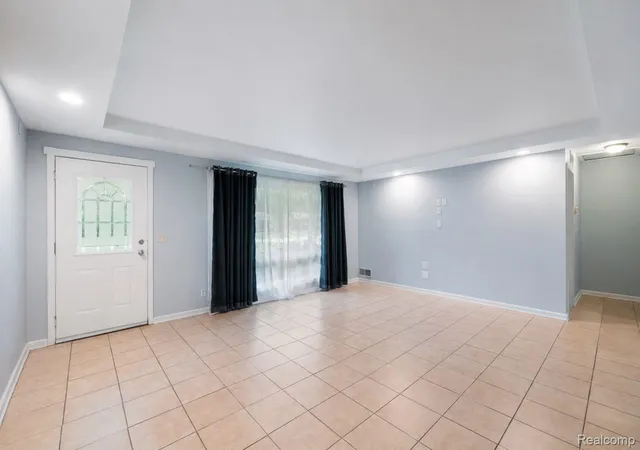 Photo 4 of Single family home for sale at 2495 Walce Dr, West Bloomfield, MI 48324 | MLS# 20261063726 | Listing updated on 2026-08-30