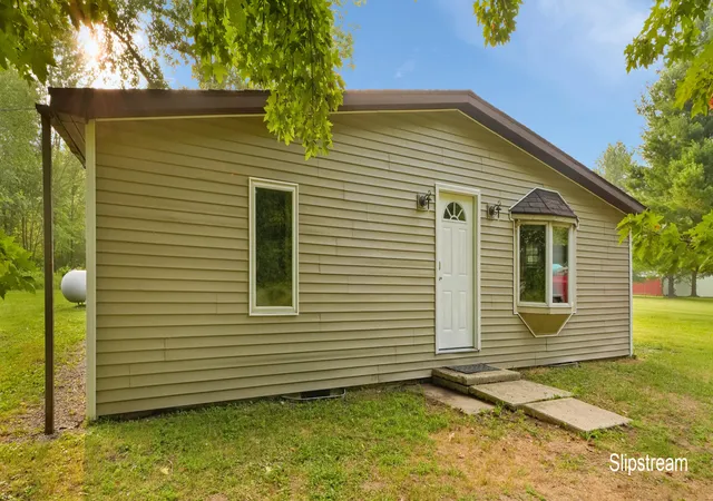 3rd image of 1401 S Miner Rd, Crystal, MI 48818 | MLS# 65026042079