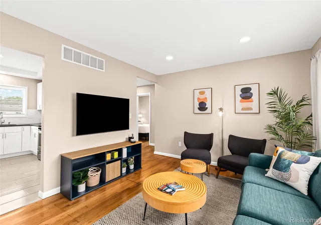 2nd image of 28459 Rosslyn Ave, Garden City, MI 48135 | MLS# 20261063730