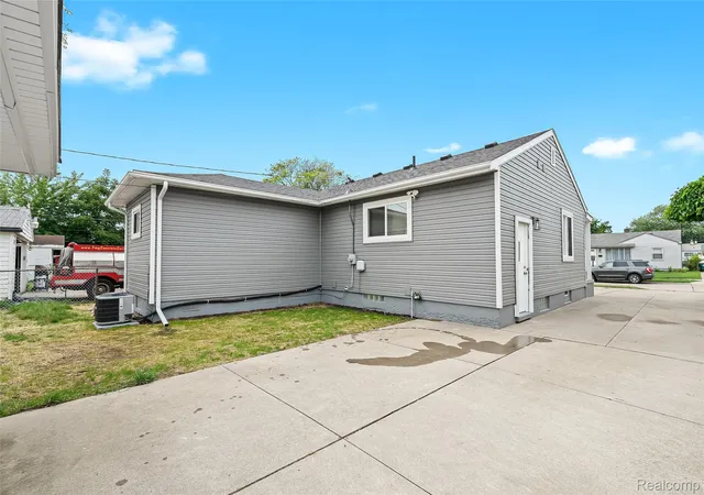23rd image of 28459 Rosslyn Ave, Garden City, MI 48135 | MLS# 20261063730