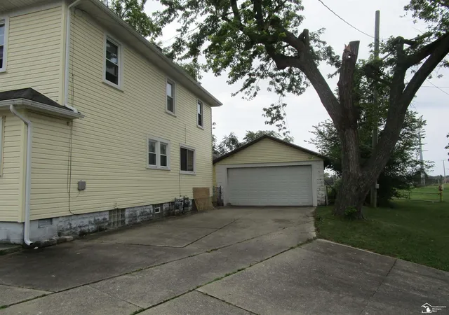 Listing Photo 5 - Condo for sale in building located at 724 Laplaisance Rd, Monroe, MI 48161