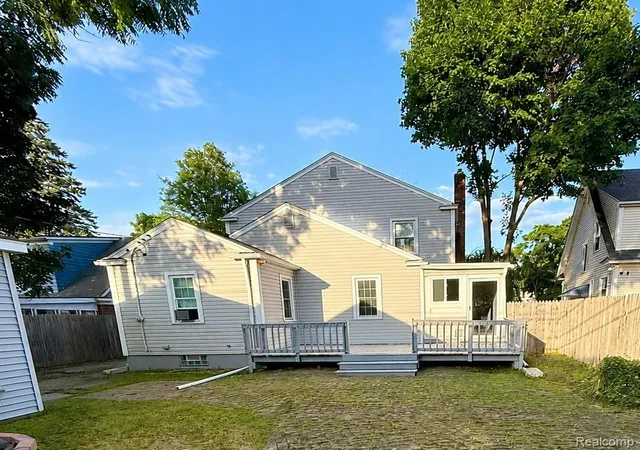 Photo 2 of Single family home for sale at 724 Kensington Ave, Flint City Genesee, MI 48503 | MLS# 20261063731 | Listing updated on 2026-09-15