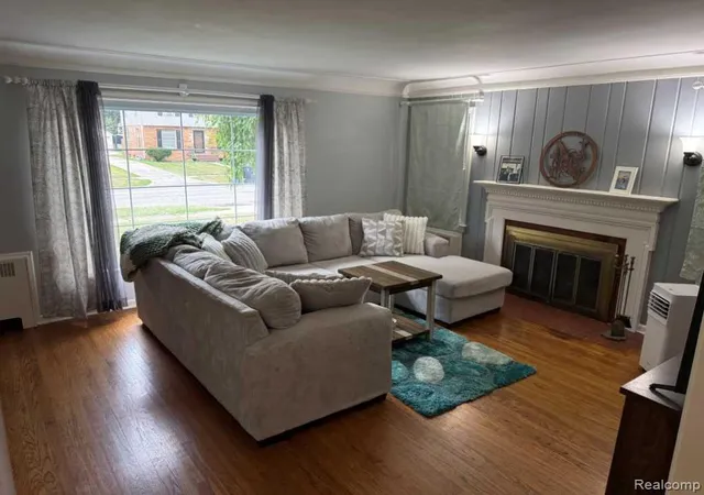 Photo 3 of Single family home for sale at 724 Kensington Ave, Flint City Genesee, MI 48503 | MLS# 20261063731 | Listing updated on 2026-09-15