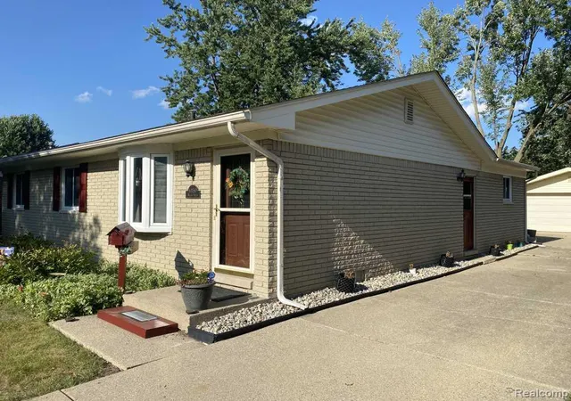 Photo 2 of Single family home for sale at 6850 Willow Crk Dr, Canton, MI 48187 | MLS# 20261063733 | Listing updated on 2026-08-20