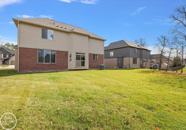 Photo 4 of Single family home for sale at 50567 Summit View Dr, Macomb, MI 48042 | MLS# 58050218211 | Listing updated on 2026-08-12