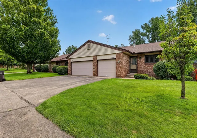 Listing Photo 2 - Condo for sale in building located at 584 Gardenview Dr SW, Byron Center, MI 49315