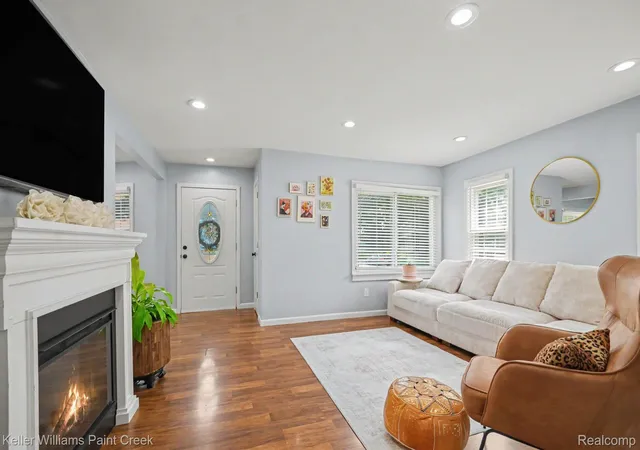 Photo 1 of Sale Pending at 31607 Lexington Hts, Warren, MI 48092 | MLS# 20261063743 | Listing updated on 2026-08-18