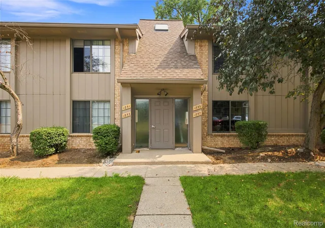 Photo 1 of Sale Pending at 1855 Meadow Dale Ct #18, Rochester Hills, MI 48309 | MLS# 20261063750 | Listing updated on 2026-08-31