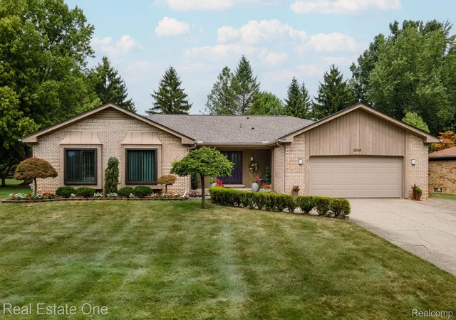 Photo 1 of Sale Pending at 2048 Connolly Dr, Troy, MI 48098 | MLS# 20261063753 | Listing updated on 2026-09-06