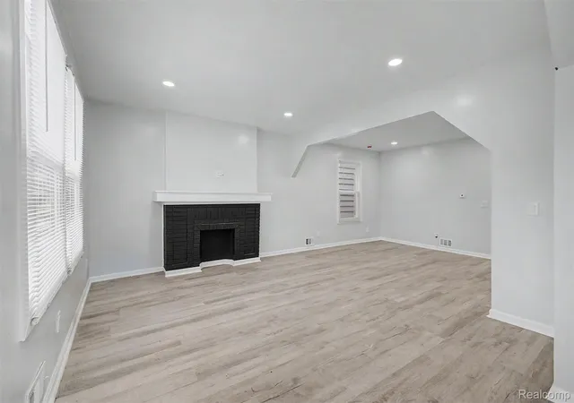 Listing Photo 4 - Condo for sale in building located at 3808 Monterey St, Detroit, MI 48206