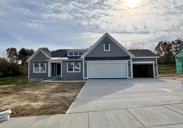 Photo 1 of Single family home for sale at 8332 Kettle Oak Dr Se, Alto, MI 49302 | MLS# 65026042095 | Listing updated on 2026-10-28