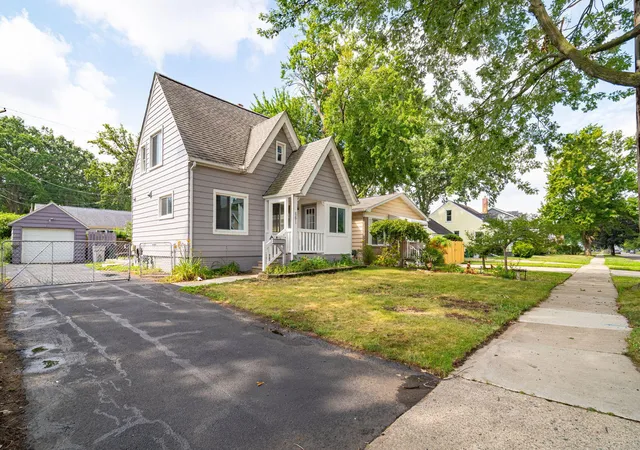 Photo 3 of Single family home for sale at 661 W Coy Ave, Hazel Park, MI 48030 | MLS# 81026042099 | Listing updated on 2026-08-31