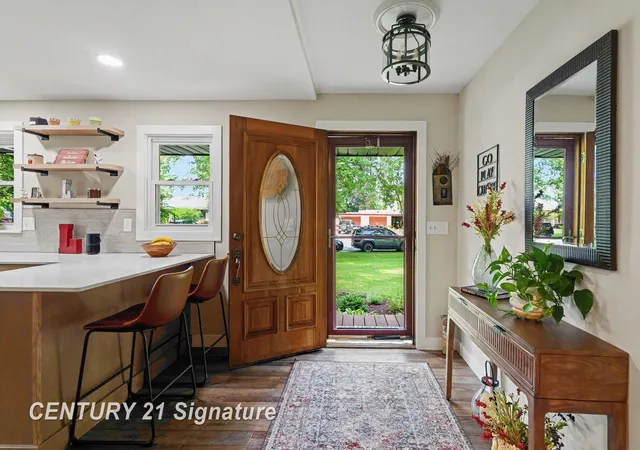 2nd image of 608 Hillcrest Rd, Midland, MI 48640 | MLS# 61050218222