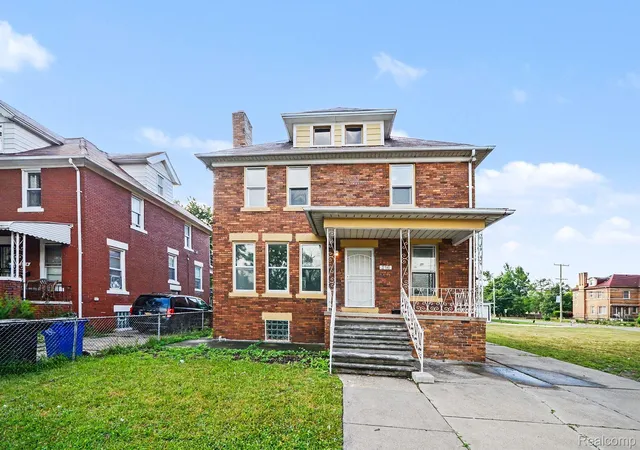 Photo 2 of Single family home for sale at 216 Holbrook St, Detroit, MI 48202 | MLS# 20261063781 | Listing updated on 2026-08-20