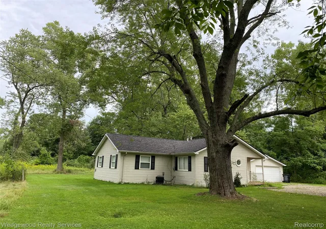 1st image of 364 James Ct, Lake Orion, MI 48362 | MLS# 20261063789