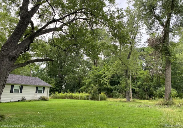 2nd image of 364 James Ct, Lake Orion, MI 48362 | MLS# 20261063789