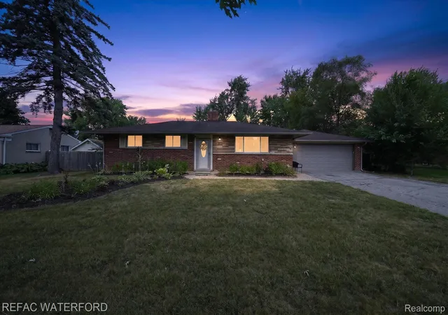 Photo 4 of Single family home for sale at 3476 Levee St, Waterford, MI 48329 | MLS# 20261063790 | Listing updated on 2026-09-14