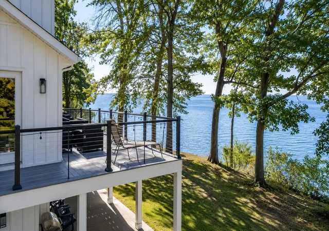 4th image of 1722 Lake Michigan Dr, Fennville, MI 49408 | MLS# 69026042124