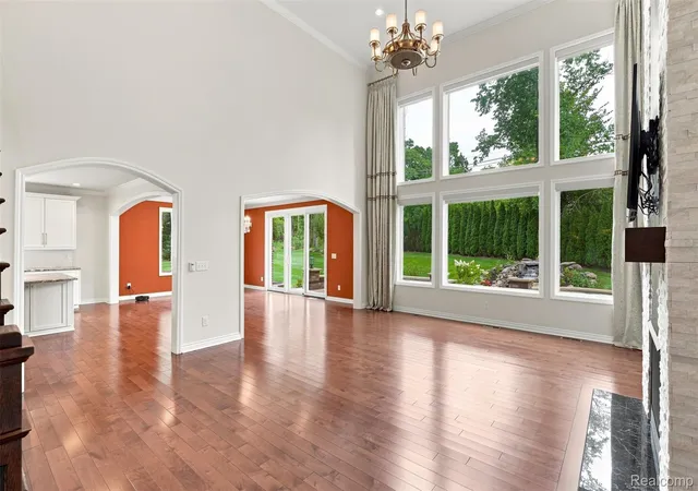 Photo 4 of Single family home for sale at 34145 Oak Forest Dr, Farmington Hills, MI 48331 | MLS# 20261063802 | Listing updated on 2026-10-18