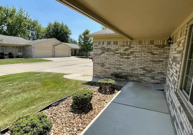 Listing Photo 2 - Condo for sale in building located at 41625 Berly Dr, Clinton Township, MI 48038