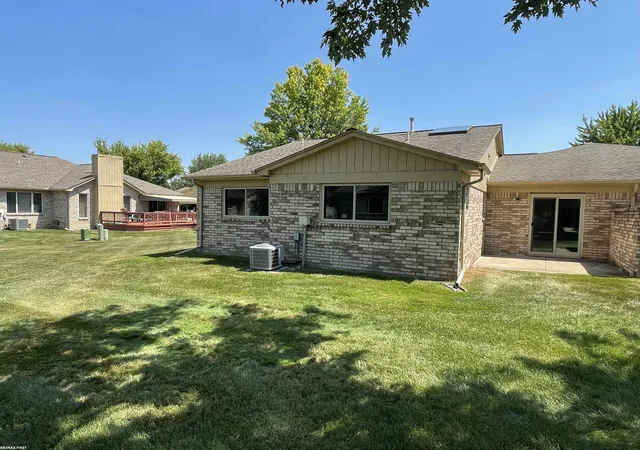 Listing Photo 3 - Condo for sale in building located at 41625 Berly Dr, Clinton Township, MI 48038