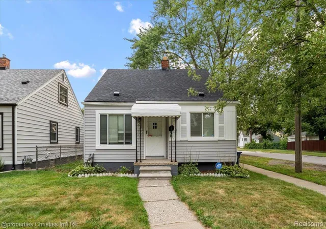 Photo 2 of Single family home for sale at 15867 Leona Dr, Redford, MI 48239 | MLS# 20261063807 | Listing updated on 2026-08-12
