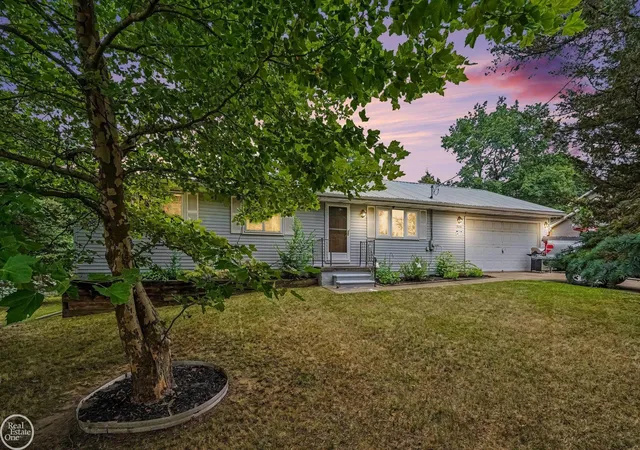 Photo 1 of Single family home for sale at 2040 Willhite Rd, Waterford, MI 48327 | MLS# 58050218239 | Listing updated on 2026-08-12