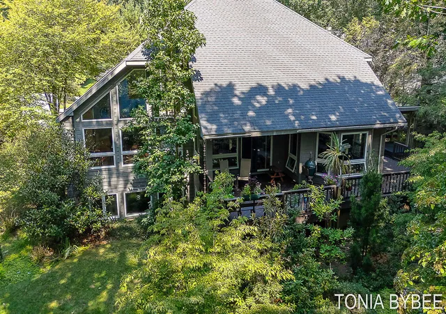 Photo 1 of Single family home for sale at 2302 Timberlee Dr, Holland, MI 49424 | MLS# 71026042132 | Listing updated on 2026-09-03