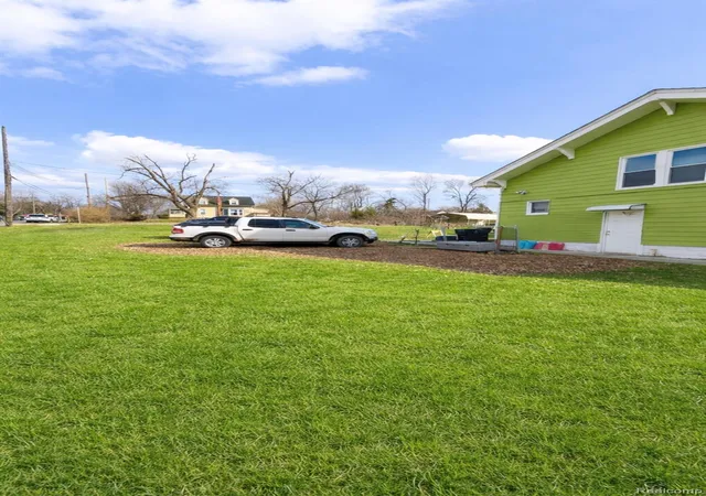 Photo 3 of Single family home for sale at 388 N Perry St, Pontiac, MI 48342 | MLS# 20261063820 | Listing updated on 2026-08-12