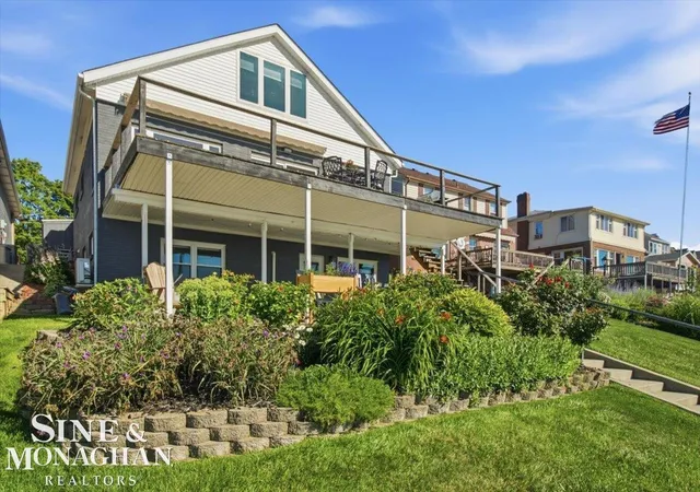 Photo 1 of Single family home for sale at 69 Gratiot Blvd, Marysville, MI 48040 | MLS# 58050218249 | Listing updated on 2026-08-12