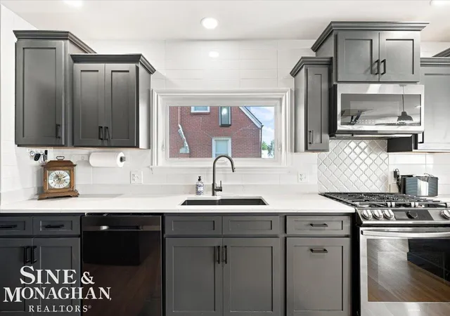 Photo 3 of Single family home for sale at 69 Gratiot Blvd, Marysville, MI 48040 | MLS# 58050218249 | Listing updated on 2026-08-12