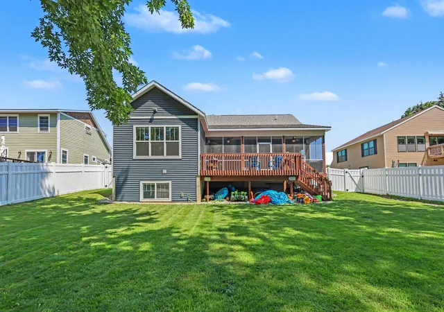 Photo 3 of Single family home for sale at 1400 Taylor Ave, Grand Haven, MI 49417 | MLS# 71026042142 | Listing updated on 2026-09-09