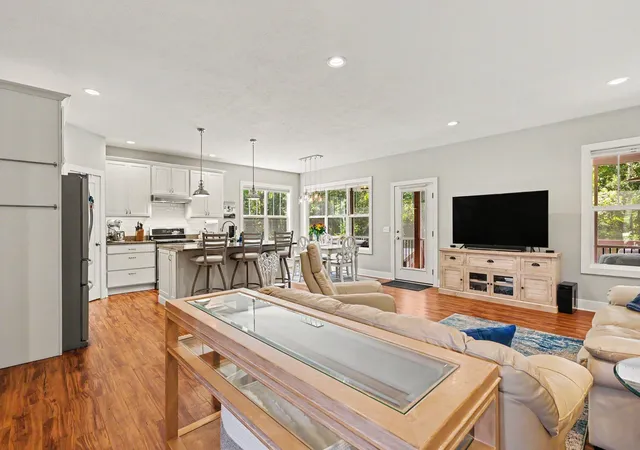 Photo 3 of Single family home for sale at 1400 Taylor Ave, Grand Haven, MI 49417 | MLS# 71026042142 | Listing updated on 2026-09-09