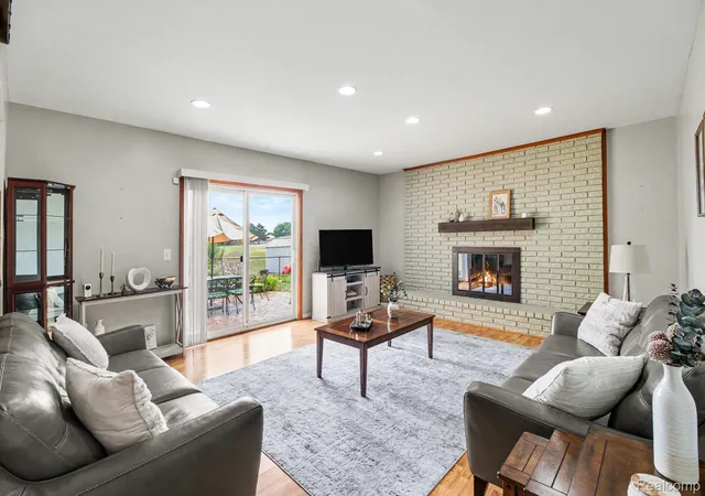 Photo 4 of Single family home for sale at 38218 Douglas Dr, Sterling Heights, MI 48310 | MLS# 20261063846 | Listing updated on 2026-09-09