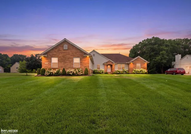 Photo 1 of Sale Pending at 2556 Elkridge Cir, Highland, MI 48356 | MLS# 58050218256 | Listing updated on 2026-08-20
